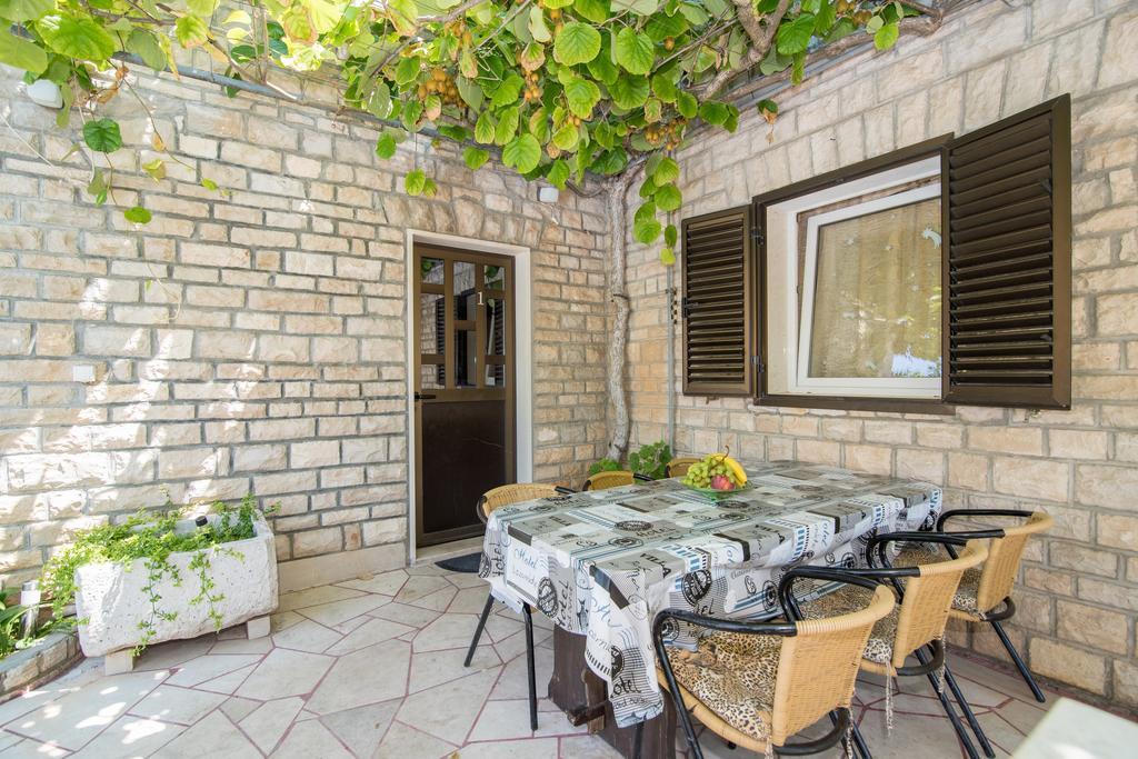 Ferienwohnung Sweet Dreams Sutivan Exterior foto